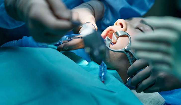 Área de Cirugía maxilofacial y odontología